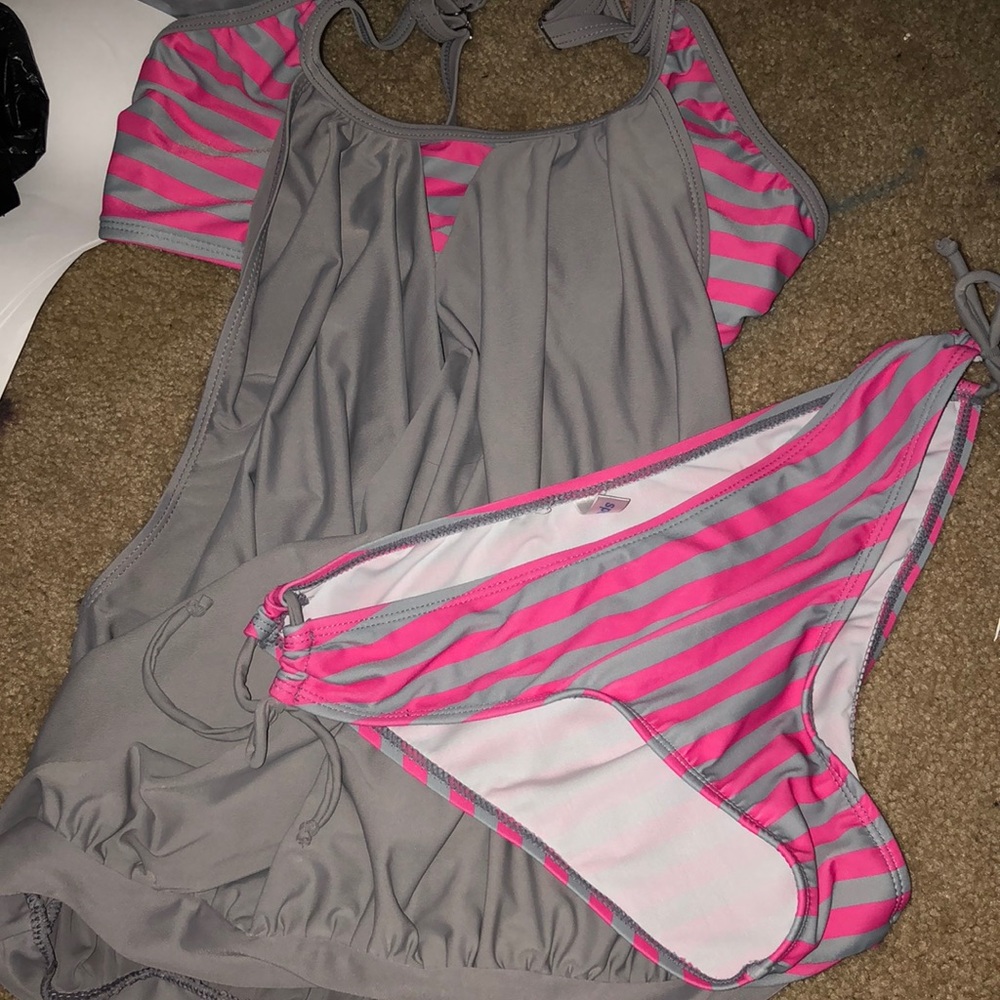Women’s 2 piece bathing suit